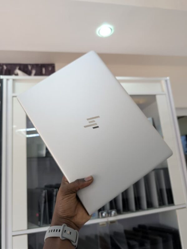 HP EliteBook 840 G5 (8GB RAM)